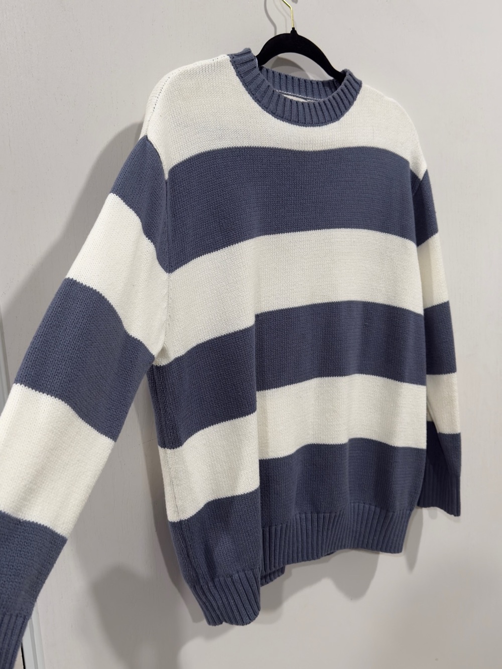 Jessica Simpson Women’s Striped Sweater – Size S